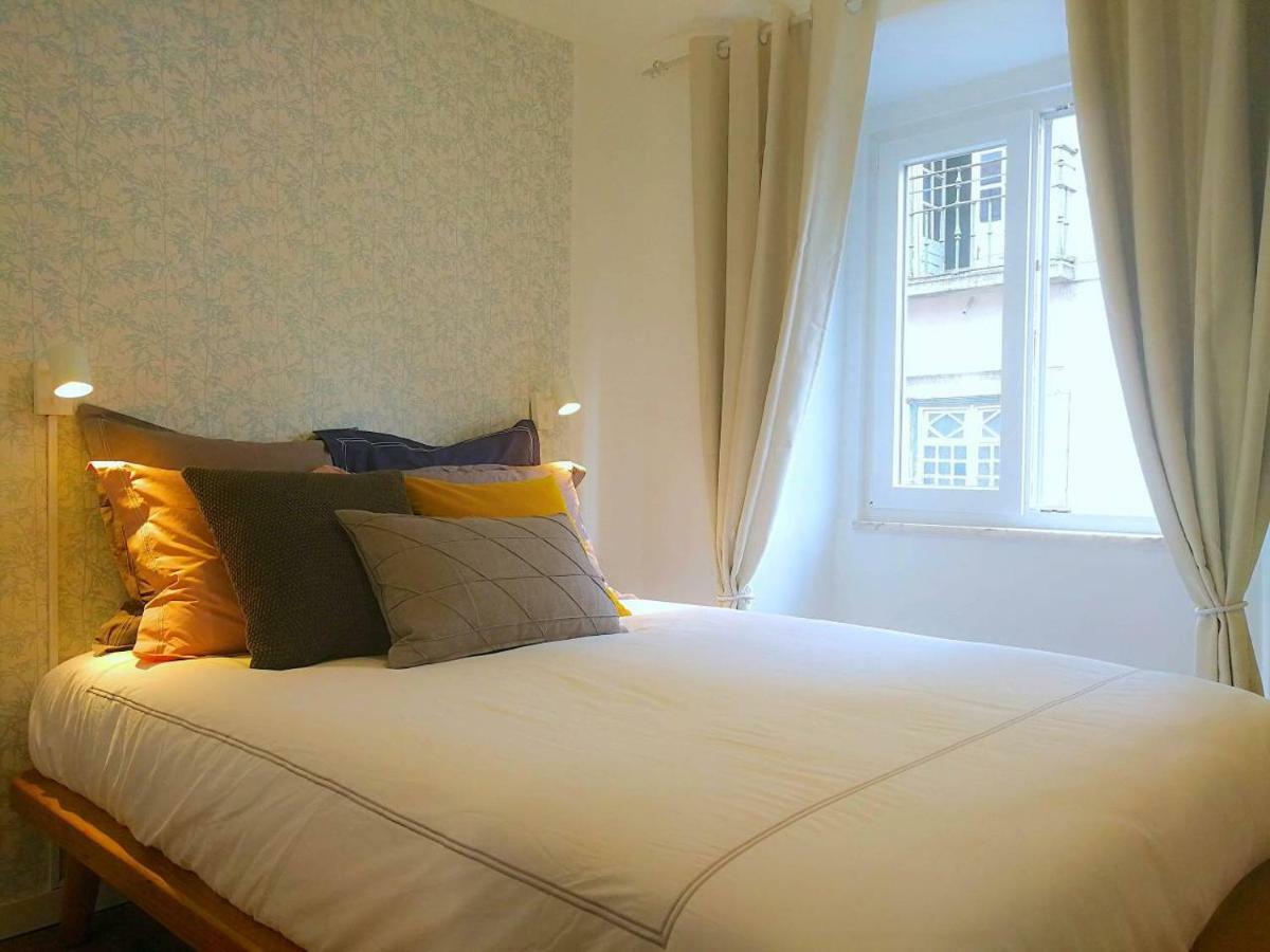 Gorgeous Bairro Alto Apartment Lisbon Bagian luar foto