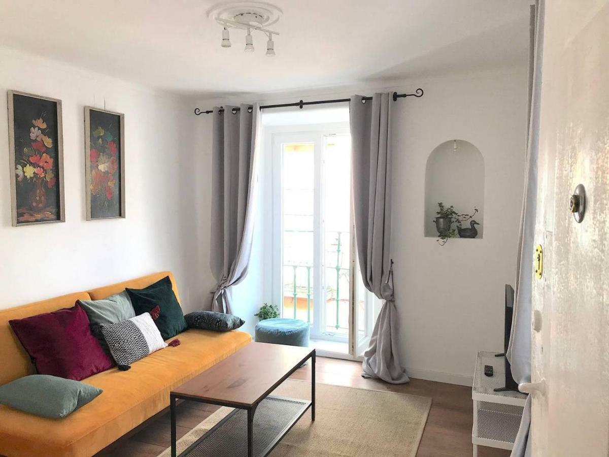 Gorgeous Bairro Alto Apartment Lisbon Bagian luar foto