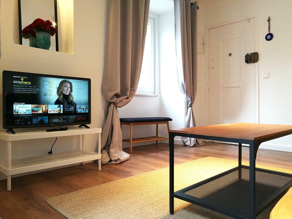 Gorgeous Bairro Alto Apartment Lisbon Bagian luar foto