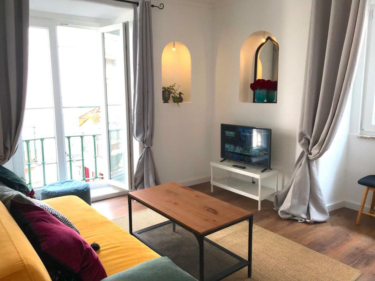 Gorgeous Bairro Alto Apartment Lisbon Bagian luar foto