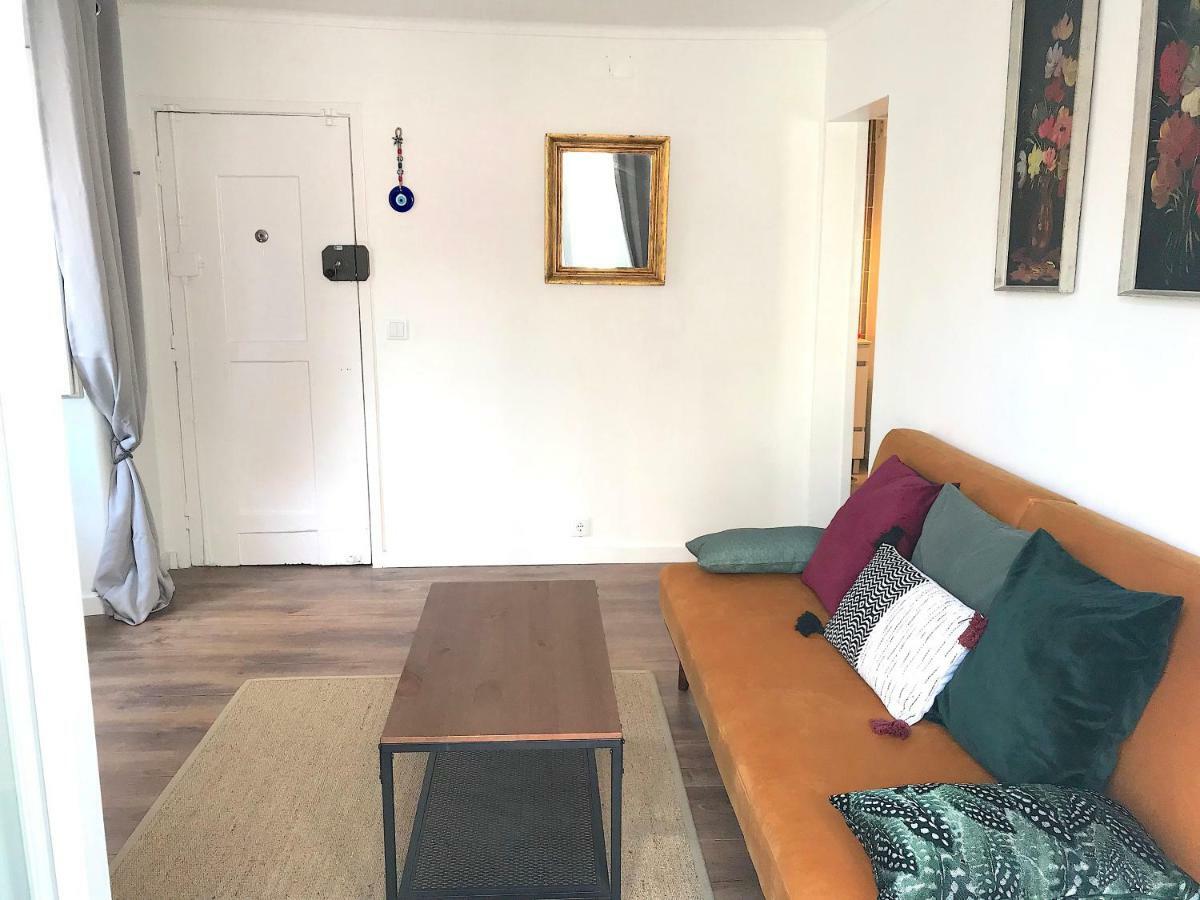 Gorgeous Bairro Alto Apartment Lisbon Bagian luar foto