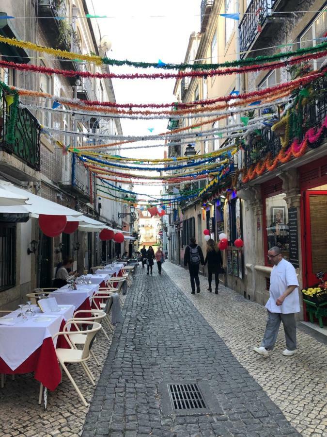 Gorgeous Bairro Alto Apartment Lisbon Bagian luar foto